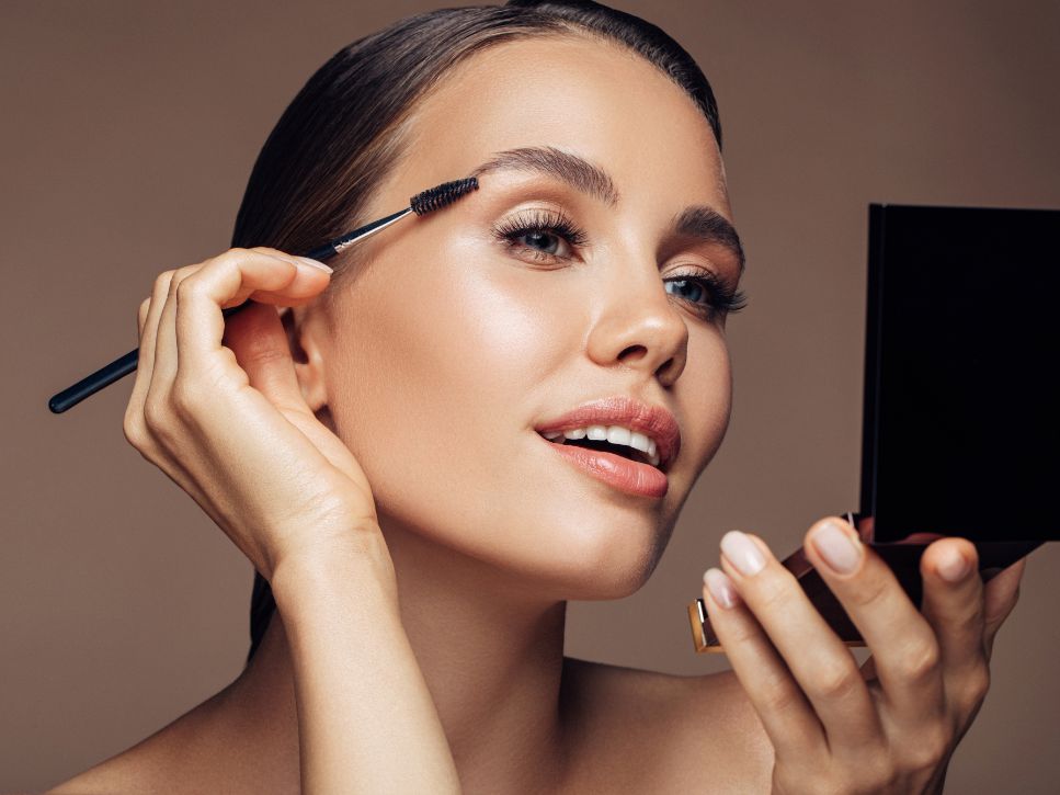 La Educación del Maquillaje - Logrando el Equilibrio Adecuado para un Look Profesional